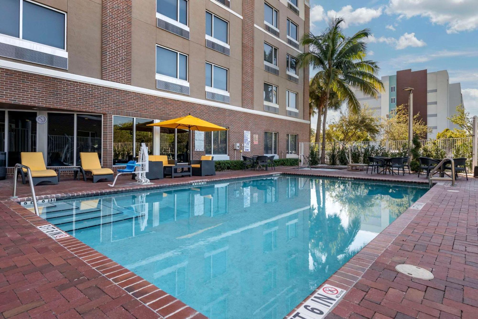 Cambria Hotel Ft Lauderdale, Airport South & Cruise Port Dania Beach Exteriér fotografie